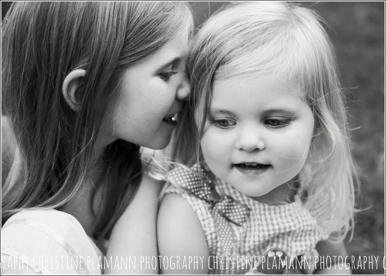 outdoor family portraits milwaukee